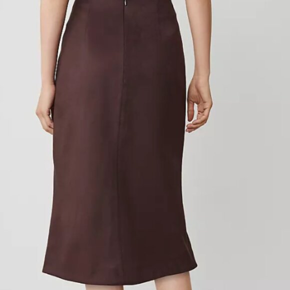 NEW Ann Taylor Faux Suede Chain Waist Skirt (Dark Brown/Chocolate) - Size 4 - Picture 3 of 3
